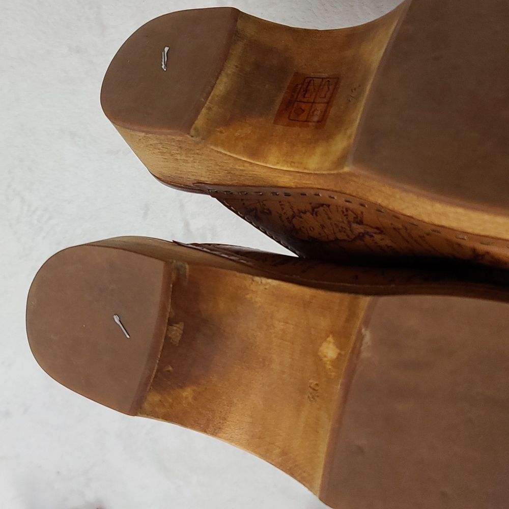 Patricia Nash wooden clogs 9.5 globe - Picture 5 of 5